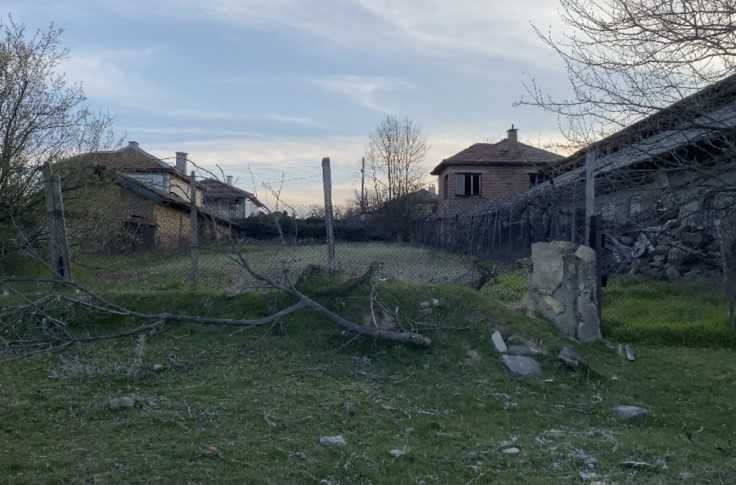 Къща на брега на язовир Жребчево