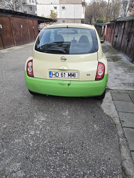 Mașină Nissan Micra