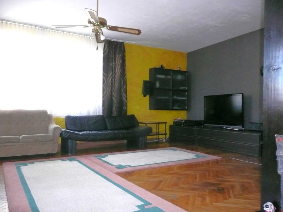 Двуфамилна масивна жилищна сграда в гр. Перник, кв. Байкушева махала