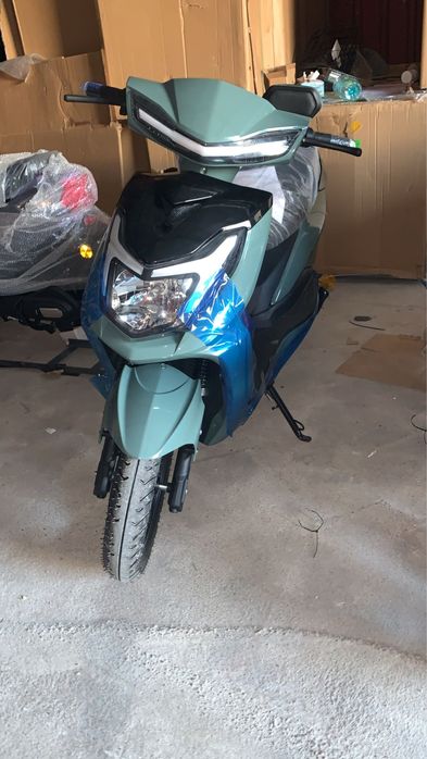 Scuter Electric Fara permis