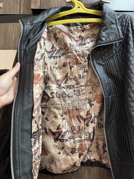 Кожанка женская в отличном состоянии