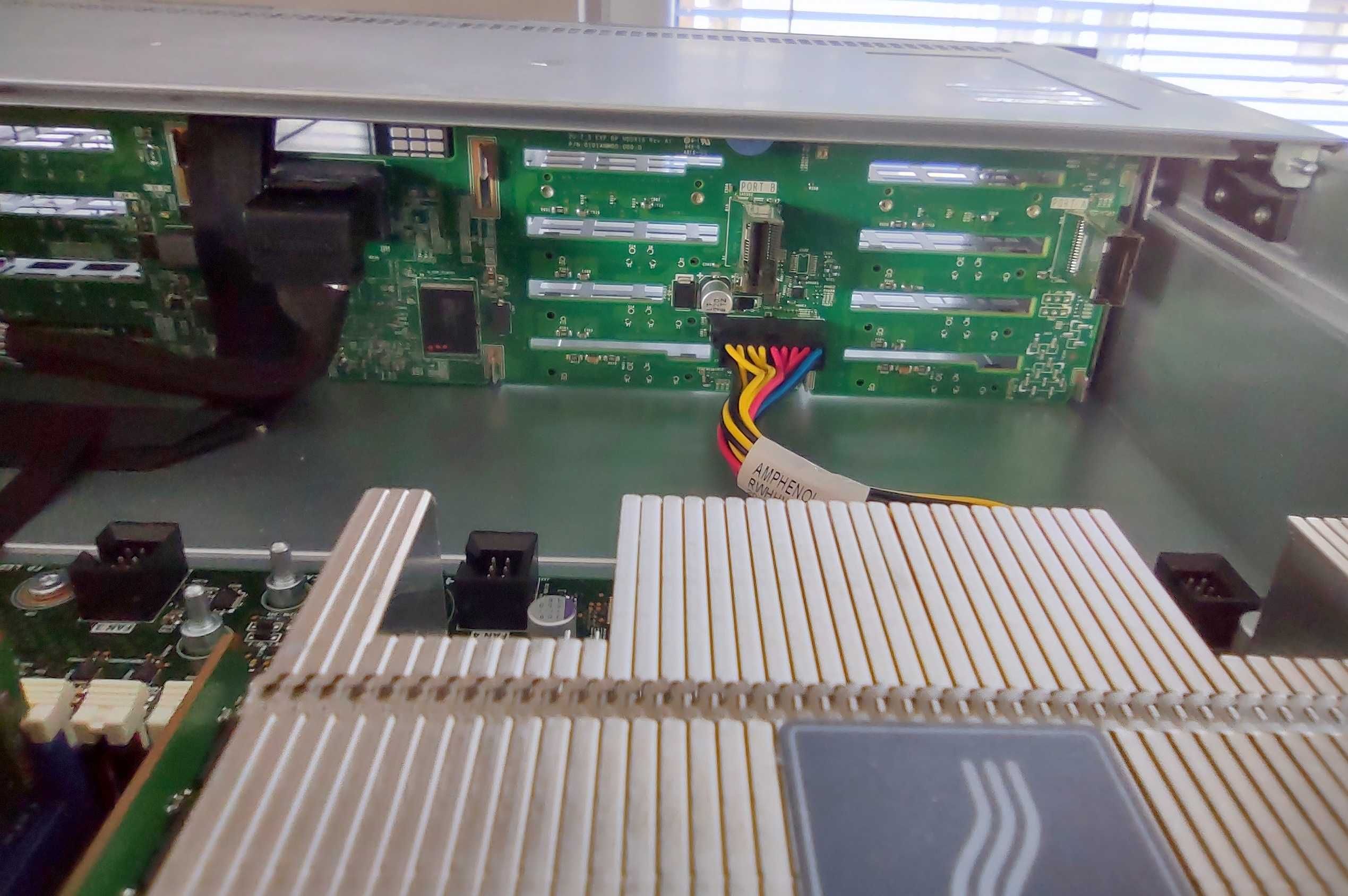 CTO: Сървър Cisco UCS C240 M4S2 16*SFF 1*E5-2620v3 6c 2.4-3.2GHz 16GB