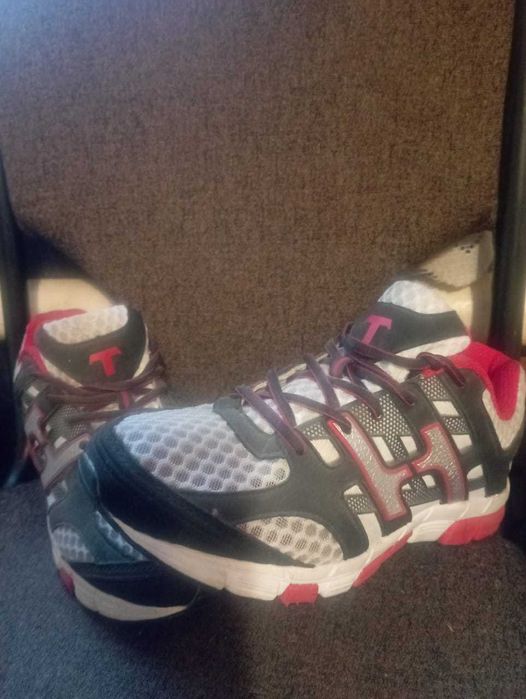 кроссовки мужские 41 размер, новые