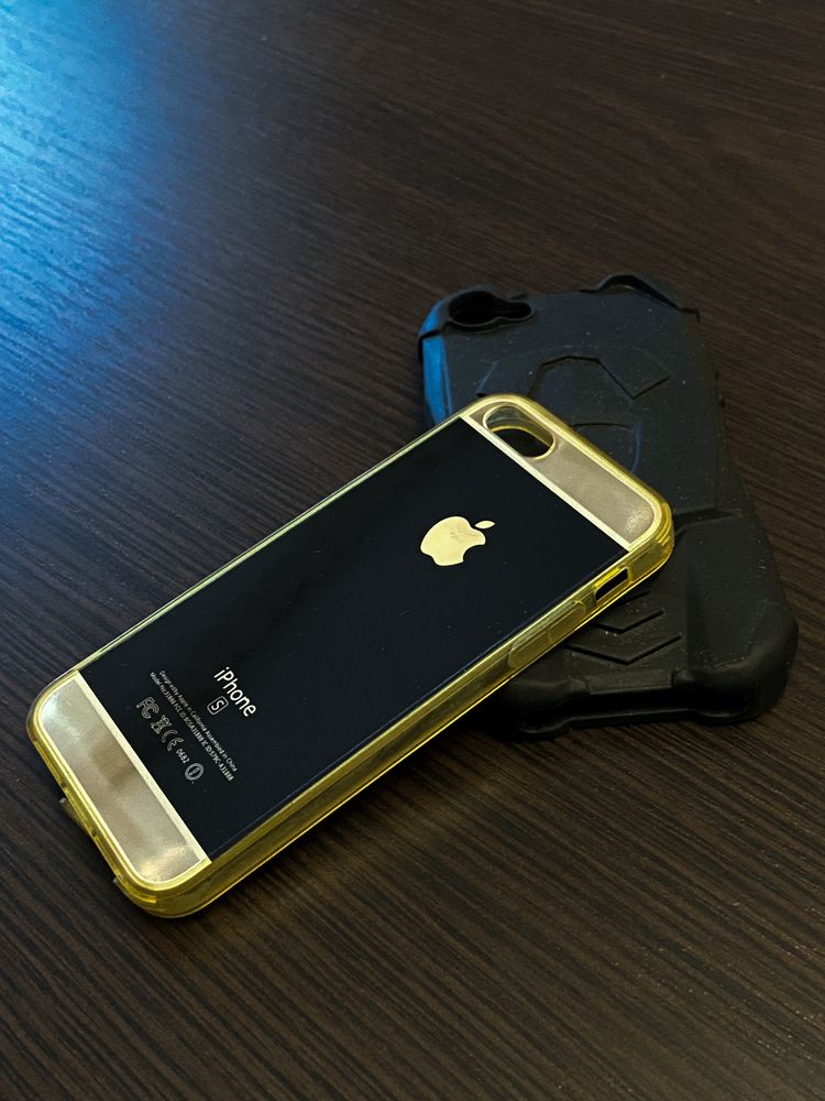 Дисплей iPhone 5s + 3 защитки и 2 чехла