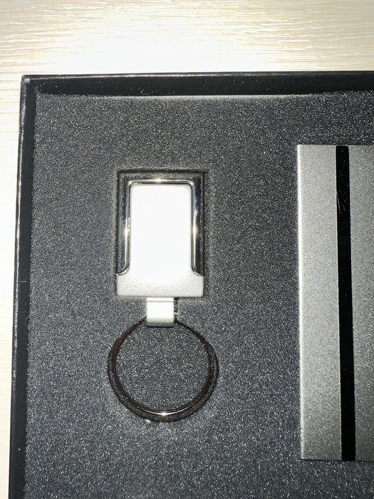 Подаръчен комплект от титан