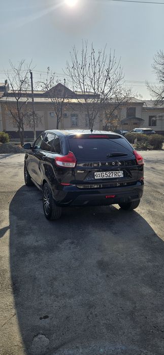 Lada X.RAY sotiladi.