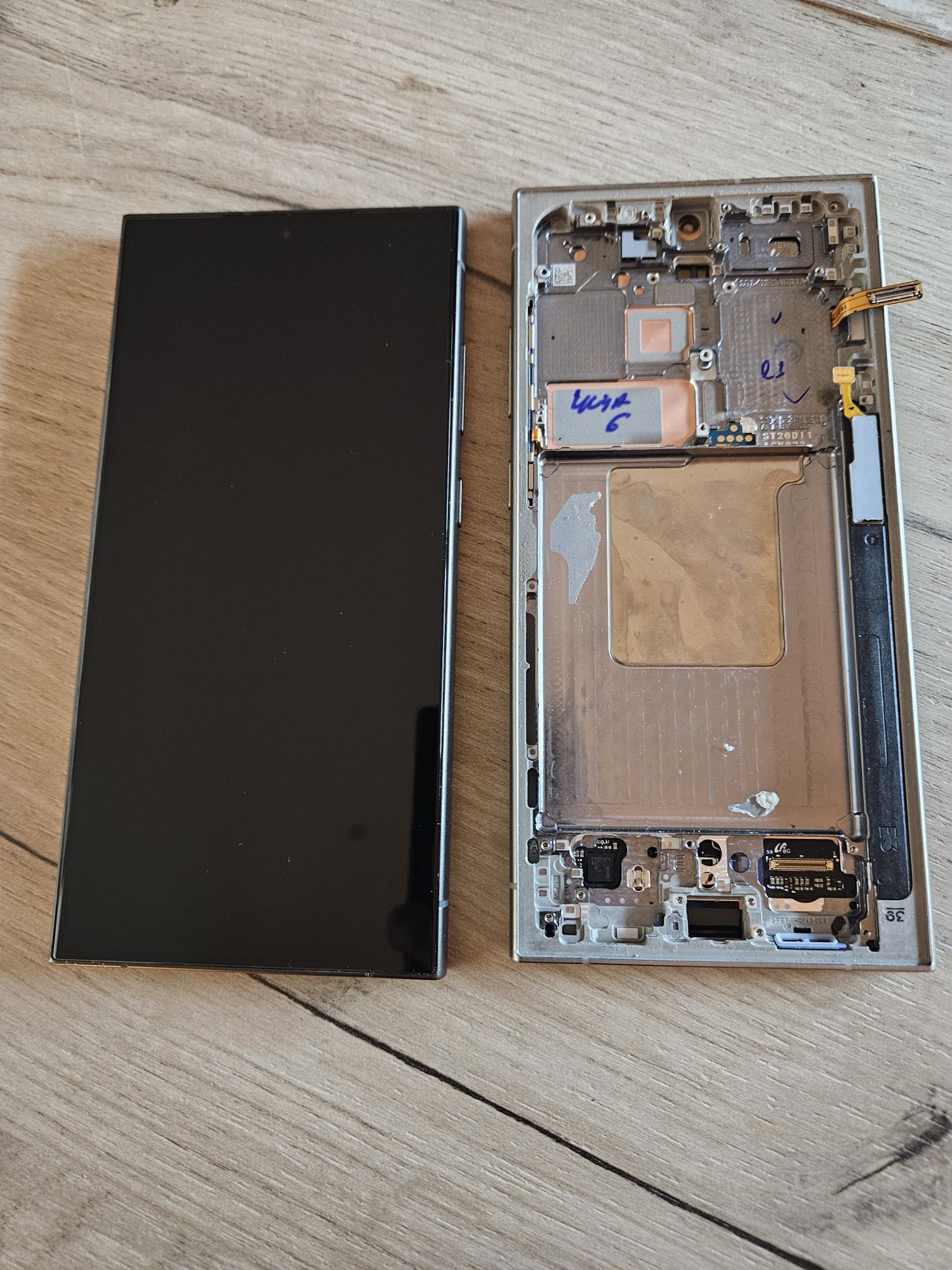 Schimbare sticla inlocuire geam display Samsung S23 ultra 300 Ron