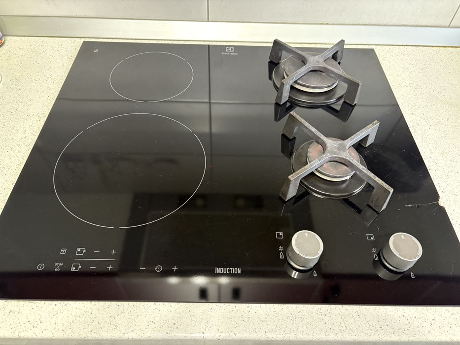 Plita incorporabila Electrolux mixta (gaz+ inductie)