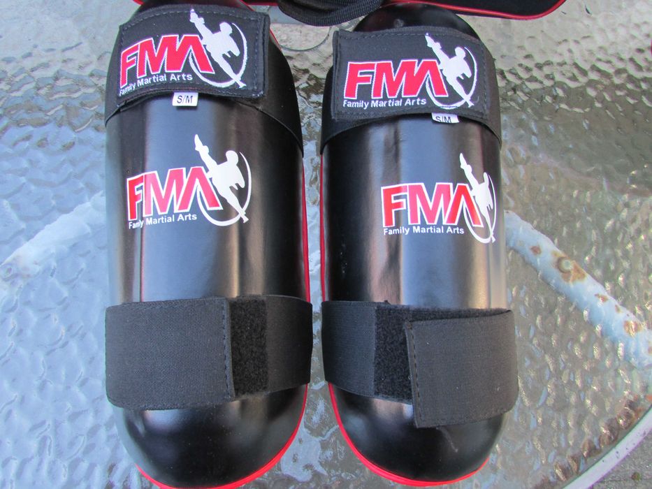 Екипировка за карате - кик бокс FMA
