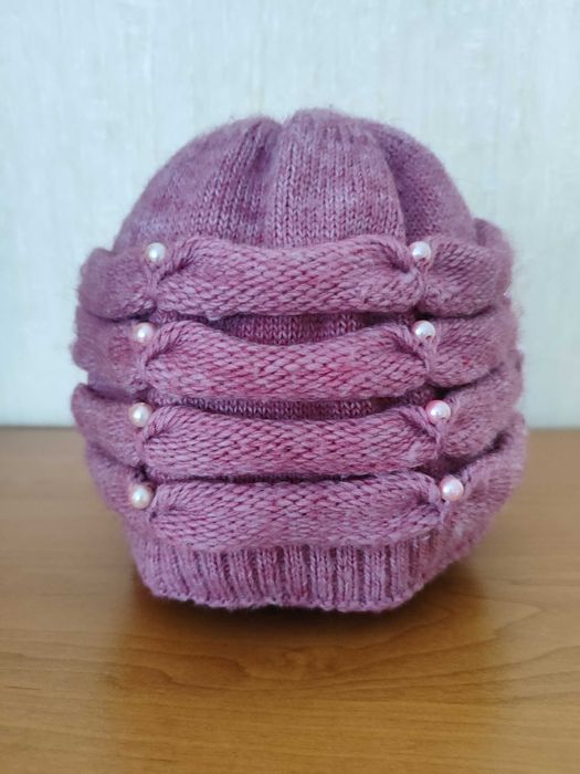 Продам вязаную шапку.