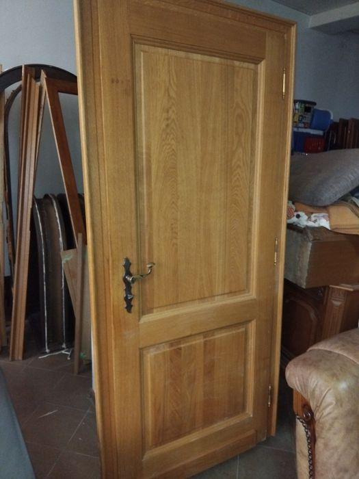 Usi din lemn de stejar