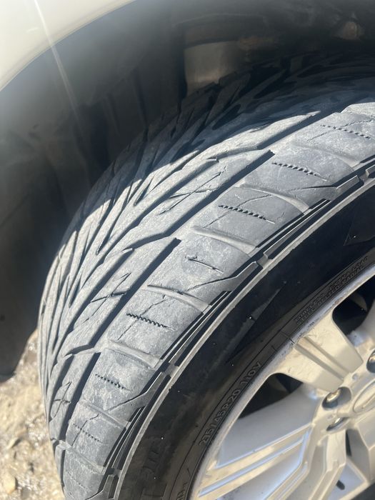 Продавам 4 бр Гуми TOYO 275/45/20