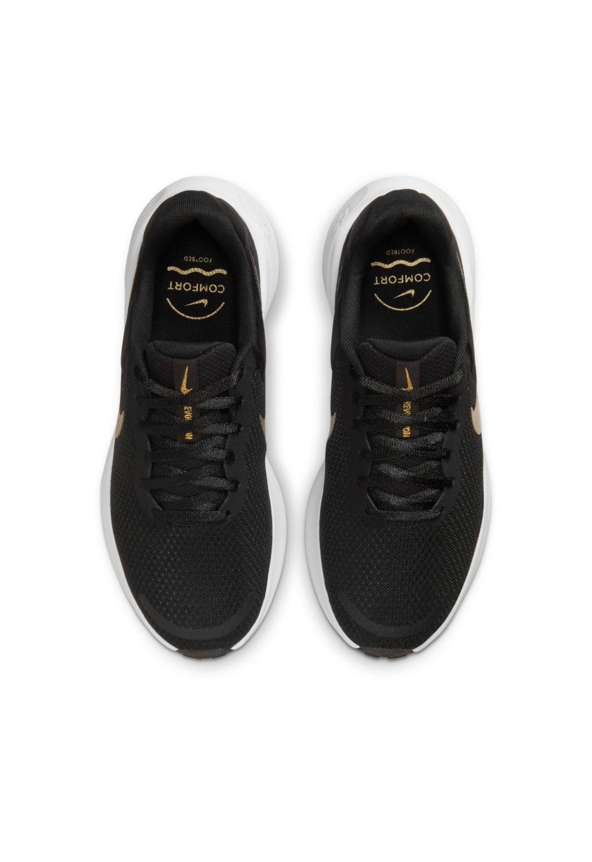 Маратонки Nike Revolution 7 нови с кутия