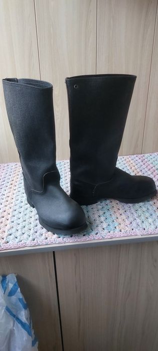 Сапоги кирзовые новые 42 размер. Цена 8000 .
