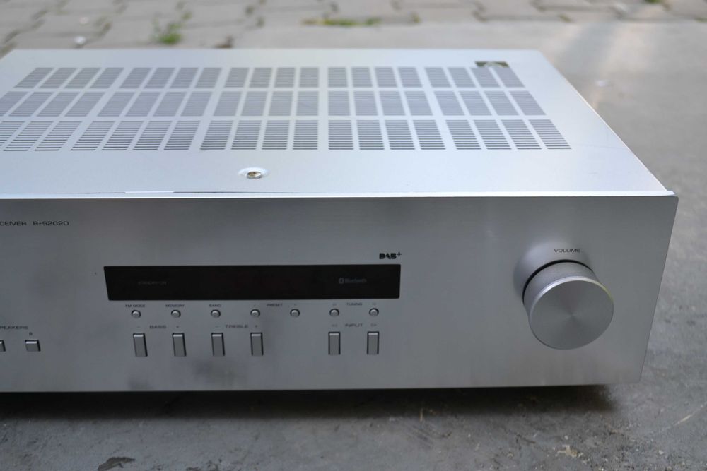 Amplificator Yamaha R-S 202 D cu bluetooth