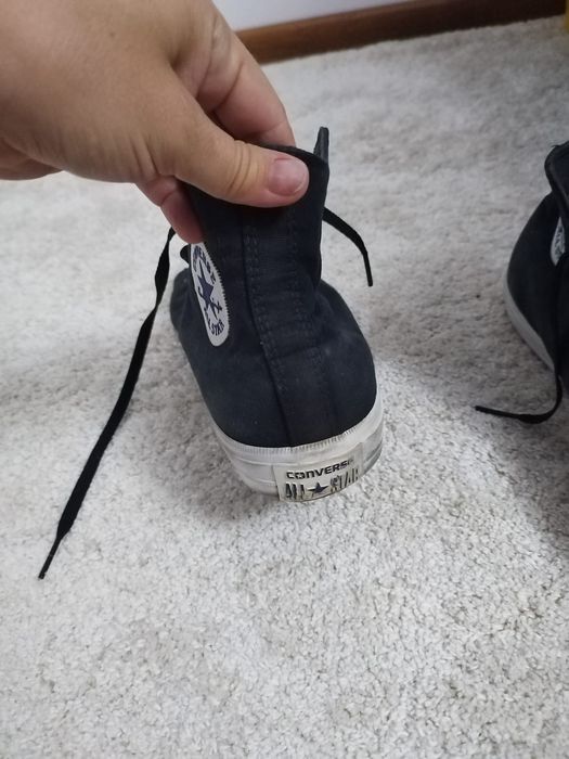 Tenesi Converse aproape noi