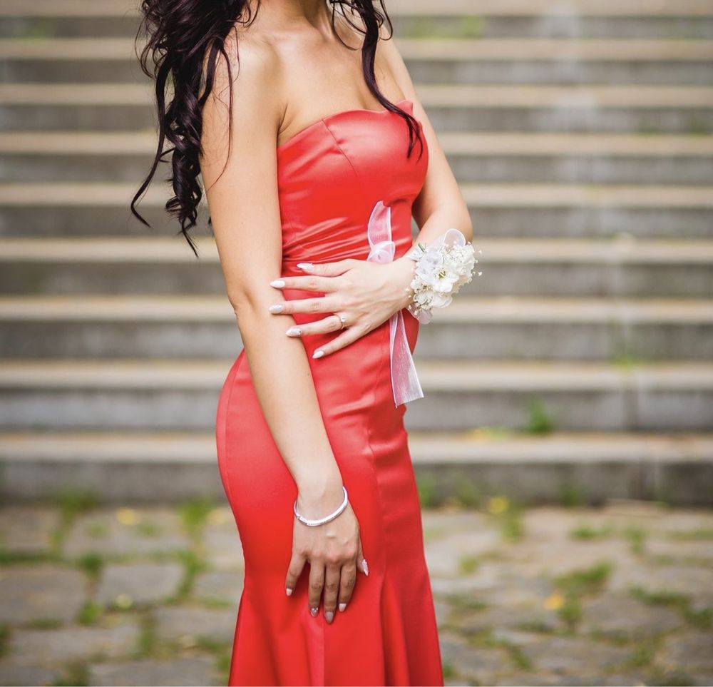 Официална бутикова дамска рокля 34/36-XS/S