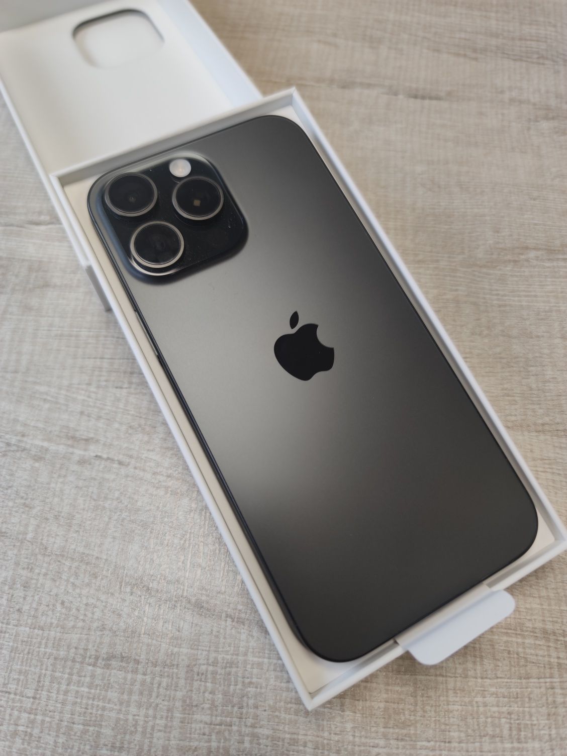 Apple Iphone 16 pro max 256GB  Black Titanium  3г. Гаранция!