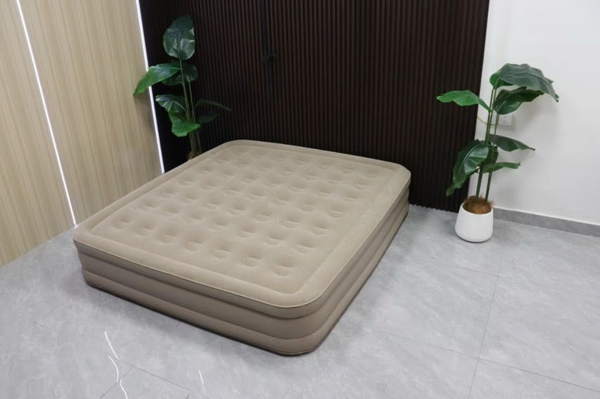 Надуваем матрак със вграденa помпа и батерия 4000mAh