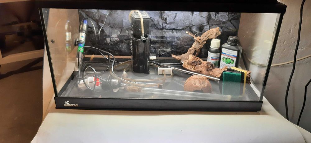 Acvariu 54 l echipat complet