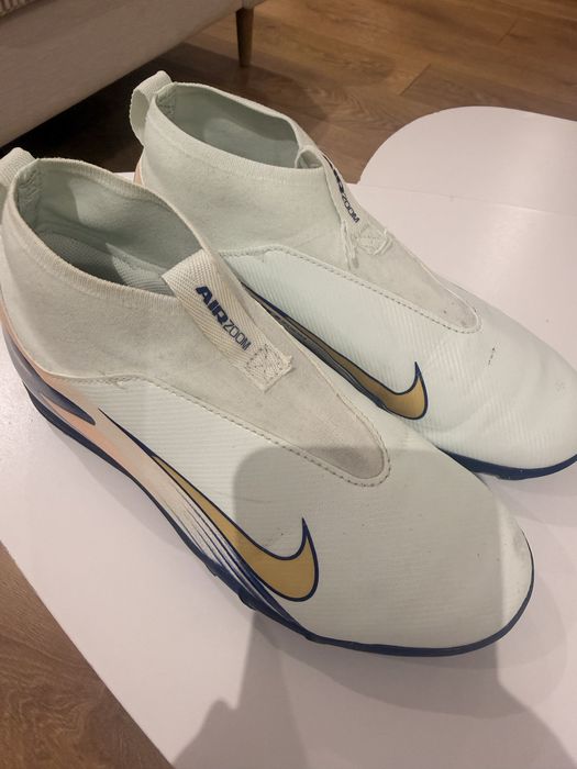 Футболни обувки Nike-35,5 номер