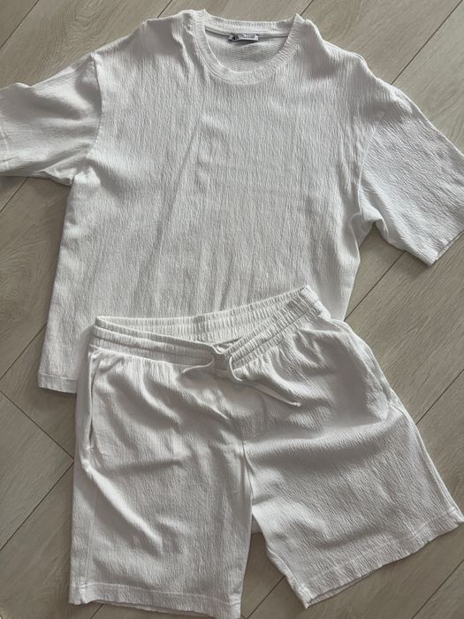 Compleu/ Set pantaloni scurti si tricou Zara Original