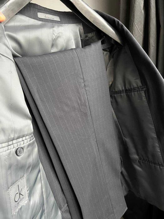 Оригинален костюм Calvin Klein размер 50(L)