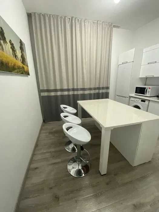 Сдается квартира 2/4/4  в ул. Ш.Руставели!!! 729*