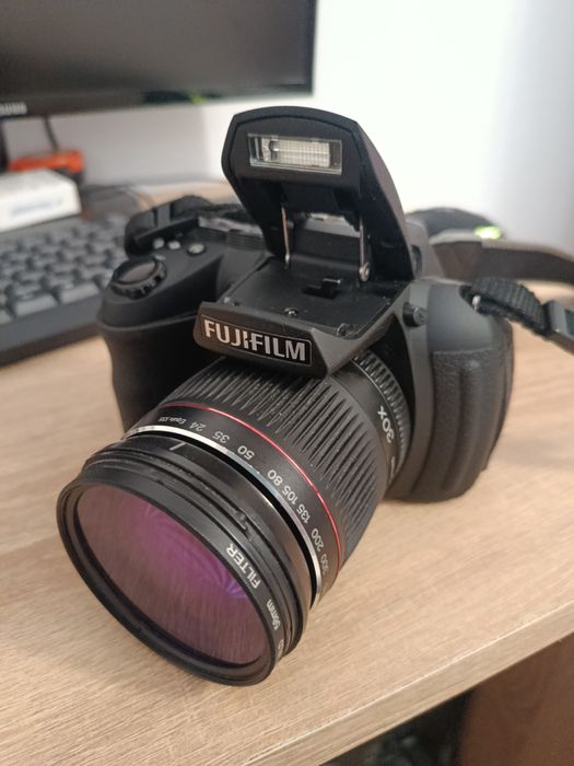Vând Fujifilm Hs20EXR
