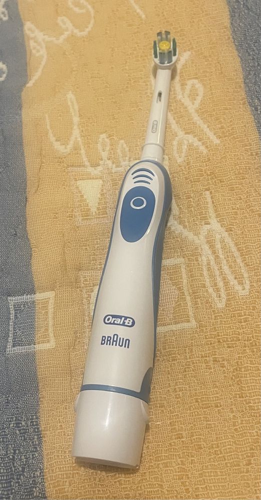 Продавам чисто нова четка Braun Oral B