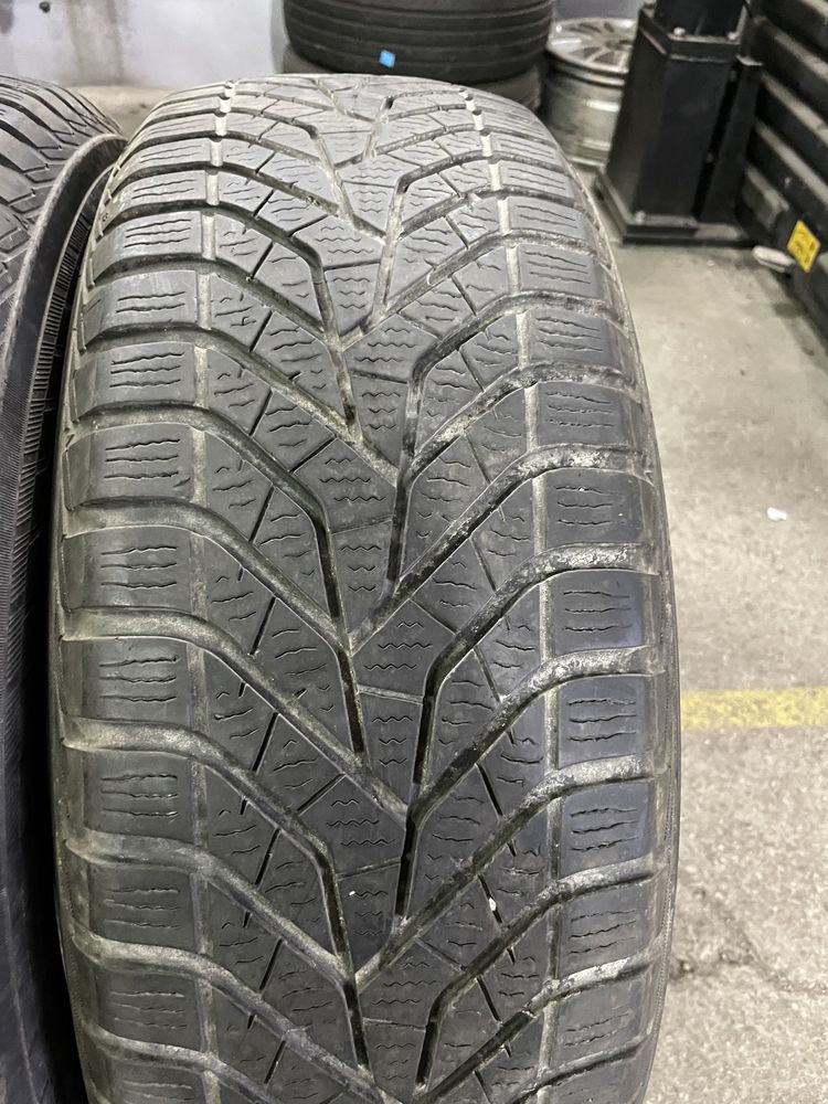 Anvelope iarna 215/60R16 Yokohama  Bluearth Winter V905