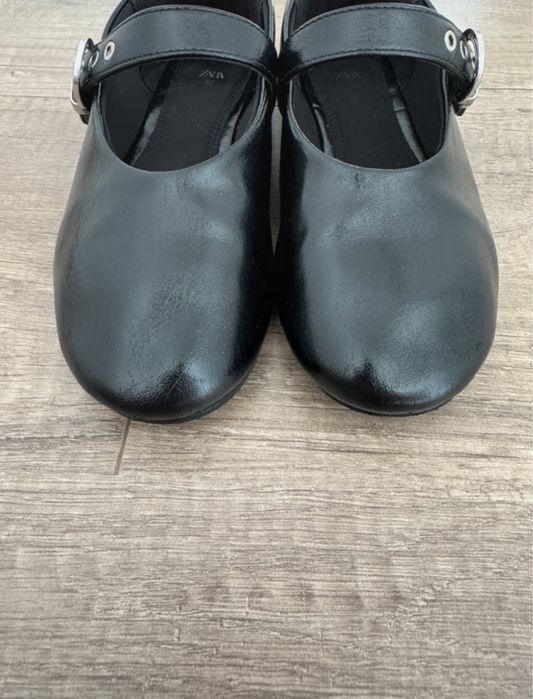 Pantofi fetite Zara.