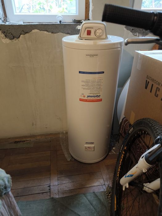 Бойлер дипломат 80л