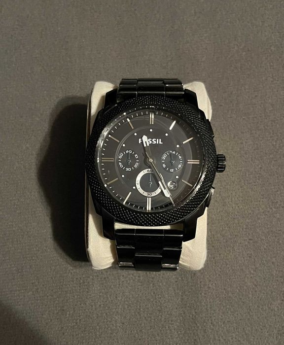 Часовници Tommy Hilfiger и Fossil FS4552IE (двата общо 320лв.)