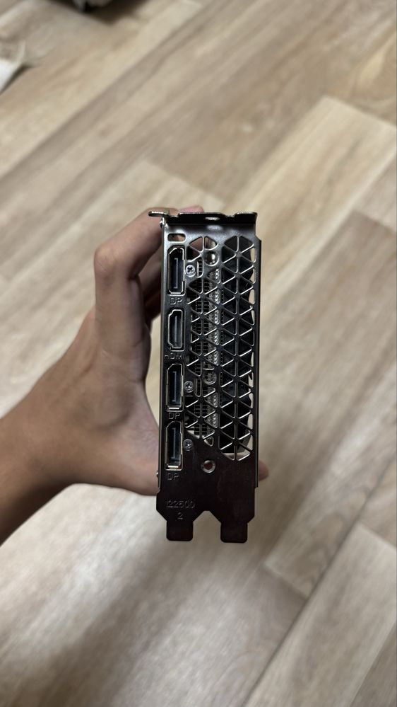 Видеокарта GTX 1660 Ti