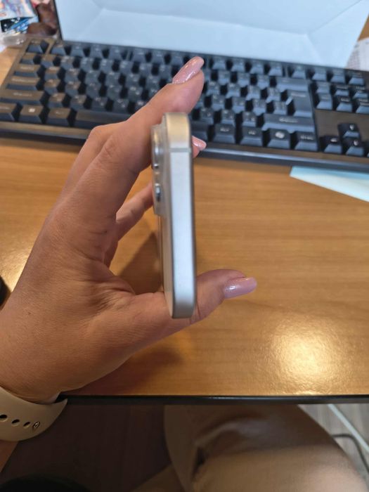 iPhone 15, 128GB в гаранция