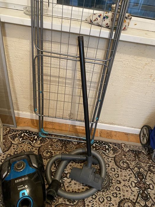 Продаю пылесос отлично состояни работает