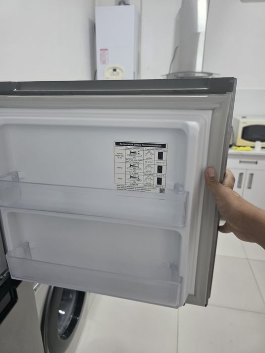 Продаётся срочно  холодильник  самсунг 400$