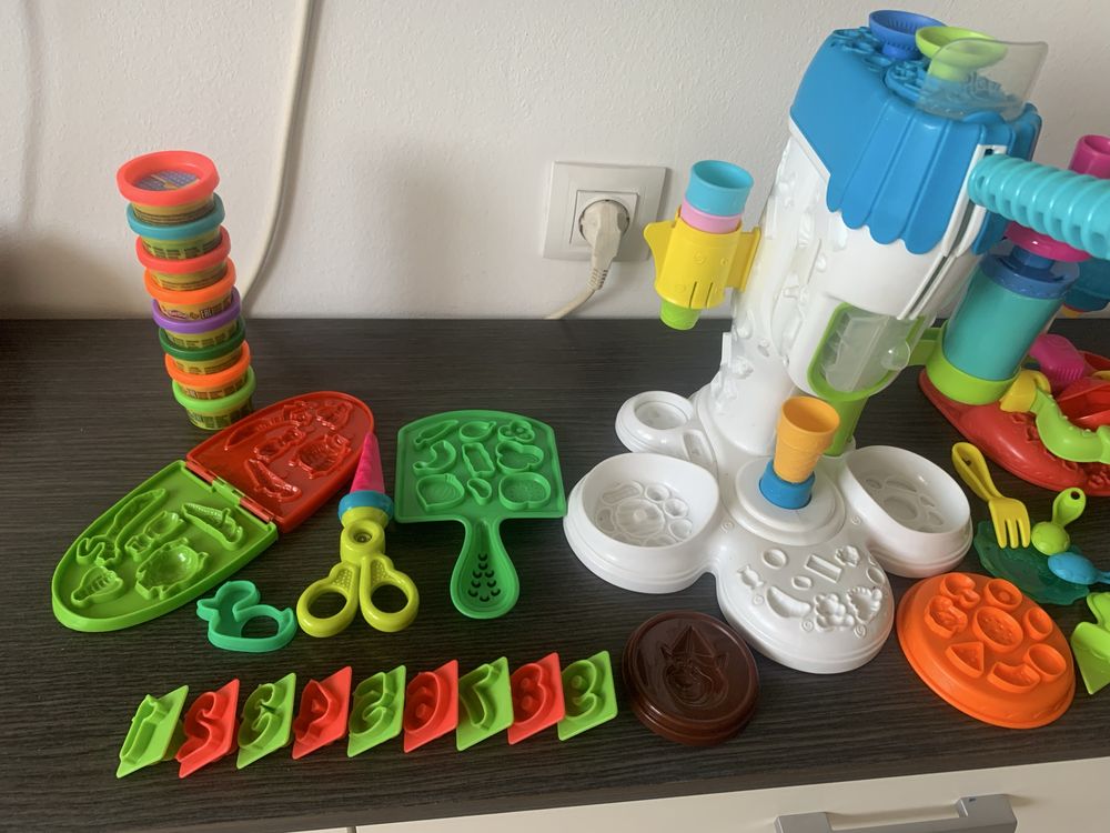 Playdoh машина за сладолед и други