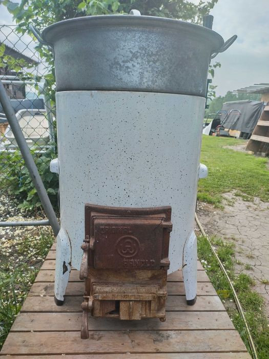 Vând sobă emailata.