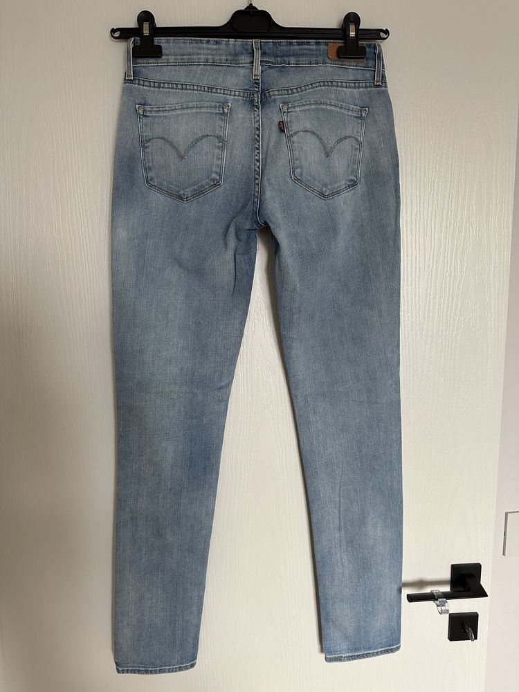 Blugi Levi’s slim fit pentru femei, marime 27/32