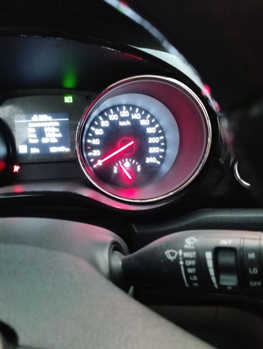 Kia karnival 2019 yil eng fuli
