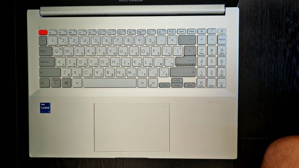 Asus vivobook 16x pro N7600P OLED Nvidia RTX 3050 Intel i7 512gb Win11