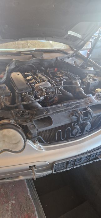 Vând motor mercedes 2.2