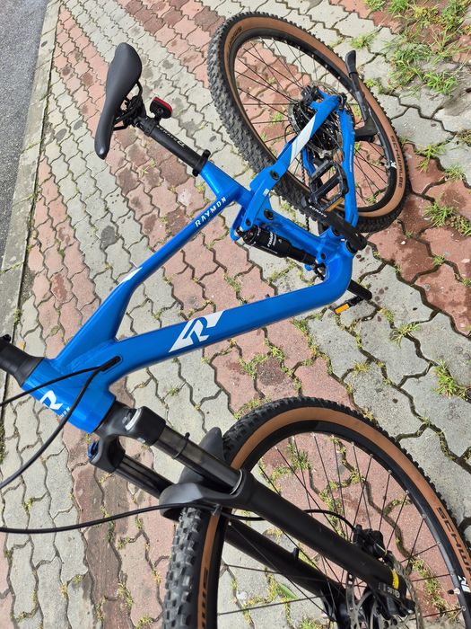 full suspensie Raymon 2025 roți 29 ca nouă