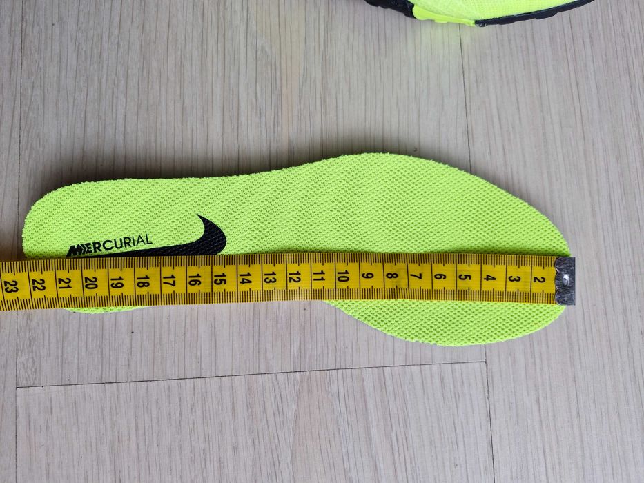ghete de fotbal Nike Mercurial 37