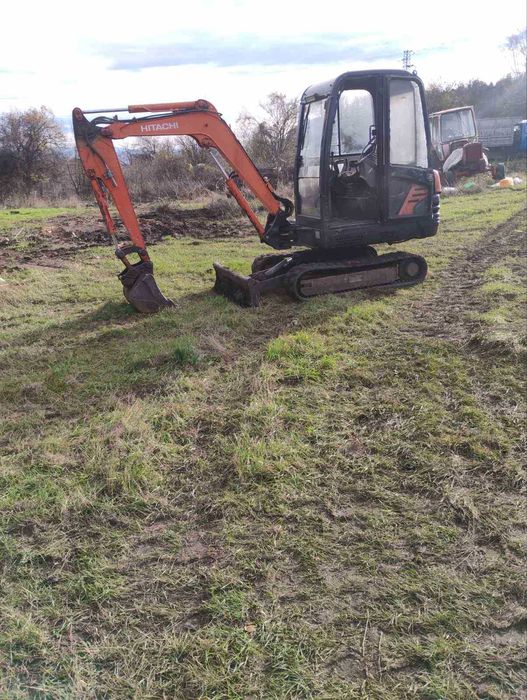 Продавам багер Hitachi zx25