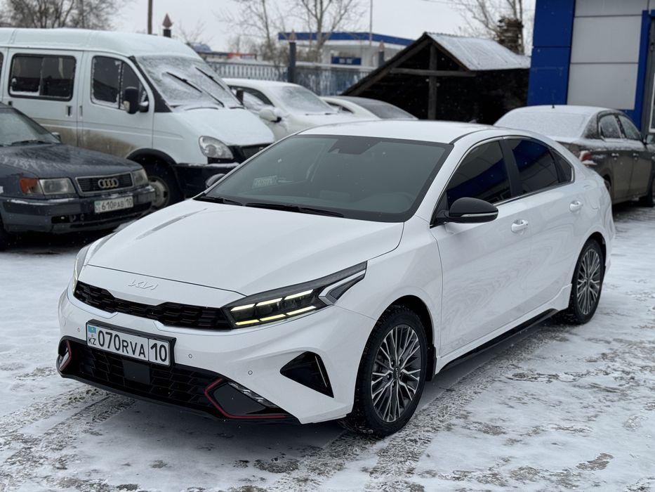 Продам Kia Cerato GT Line+ 2023 год