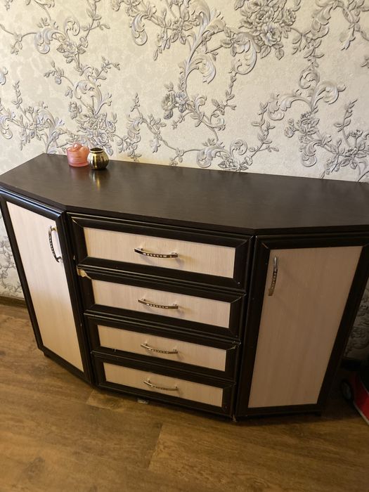 Широкий Комод в хорошем состоянии