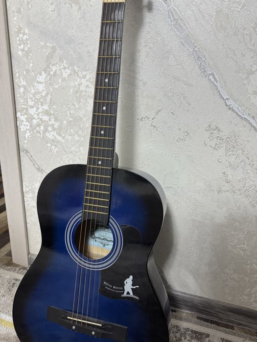 продам гитару в хорошем состояние